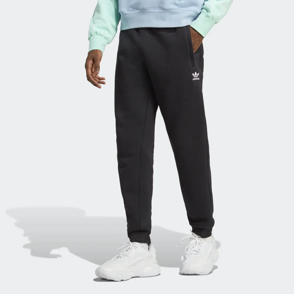 Adidas Pants Essentials Trifolio. 1