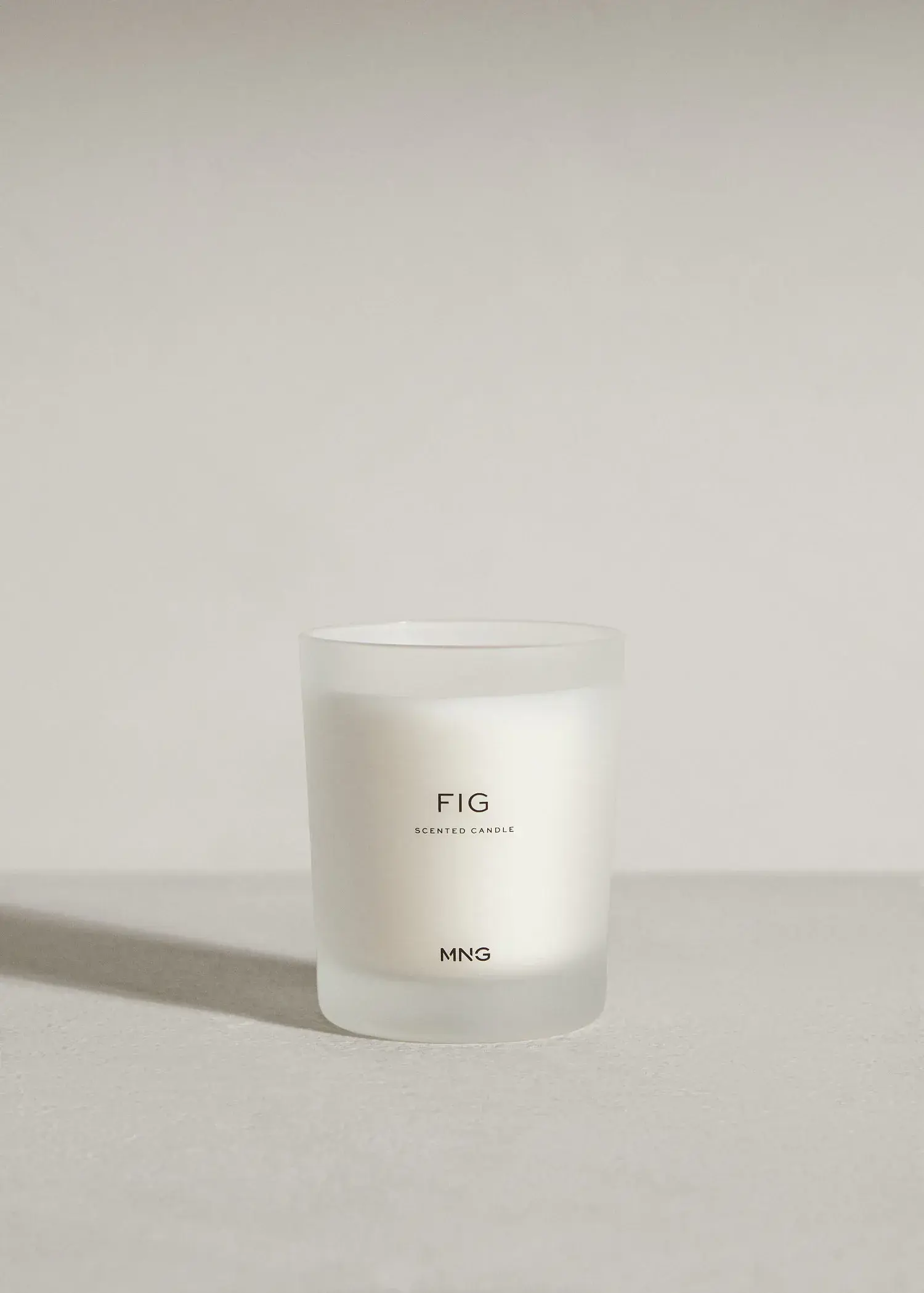 Mango Fig scented candle. 2