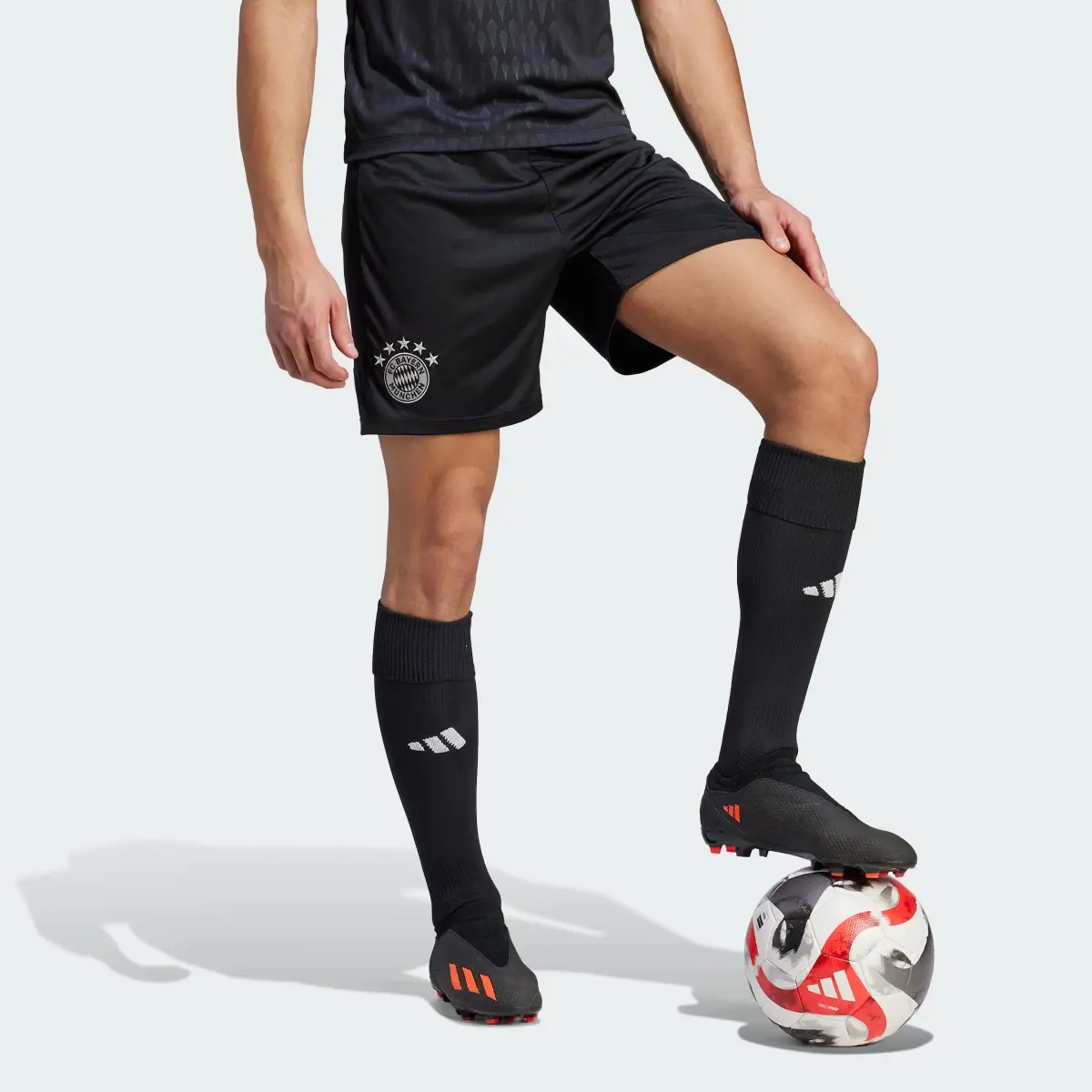 Adidas FC Bayern München Tiro 23 Torwartshorts. 3