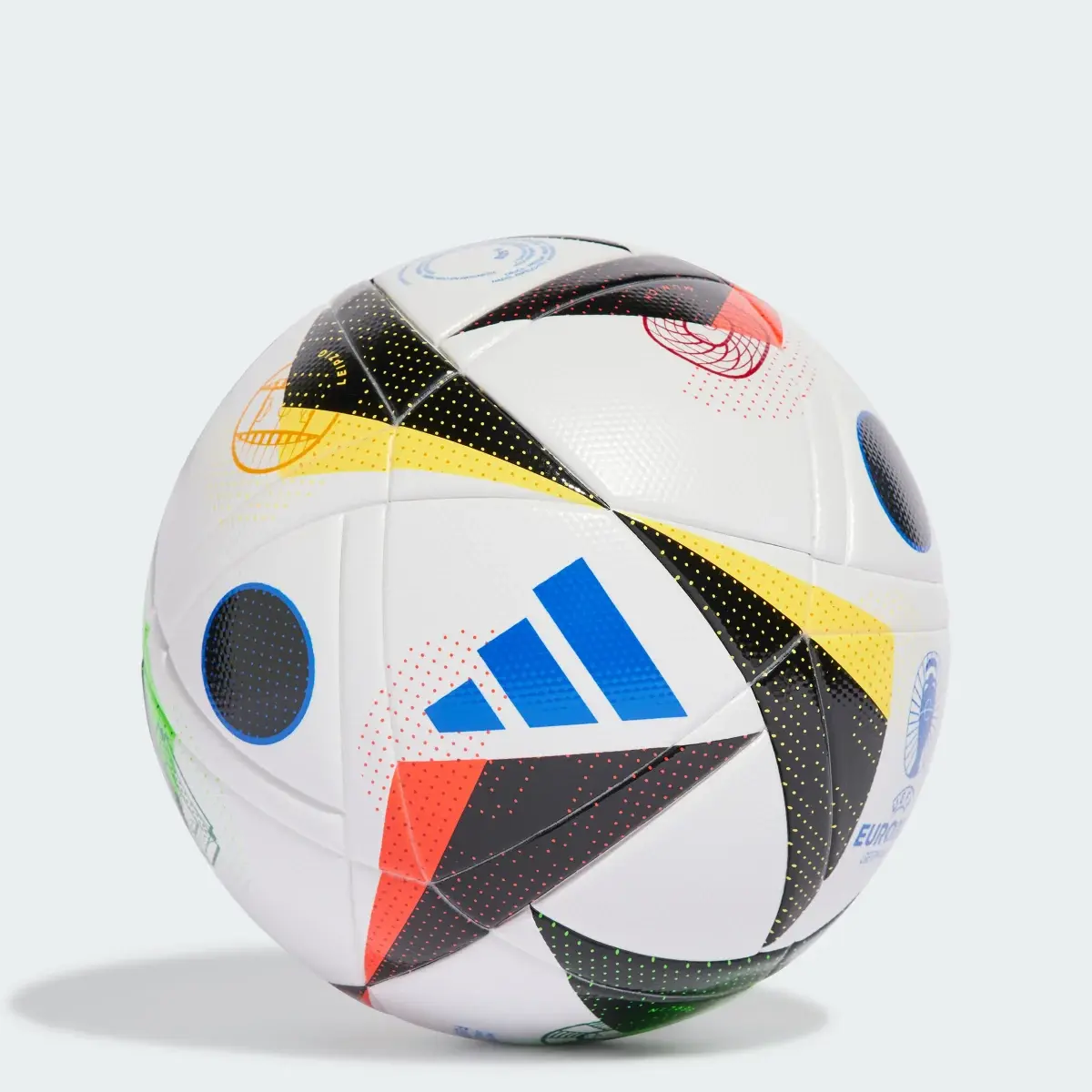 Adidas Fussballliebe League Ball. 1