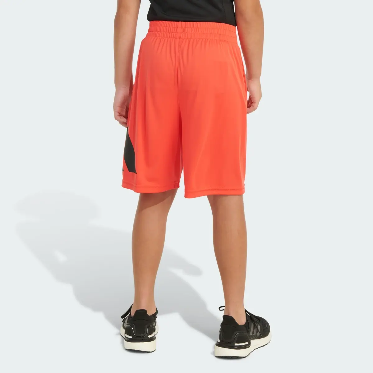 Adidas ESS24 PERFORMANCE SHORT. 2