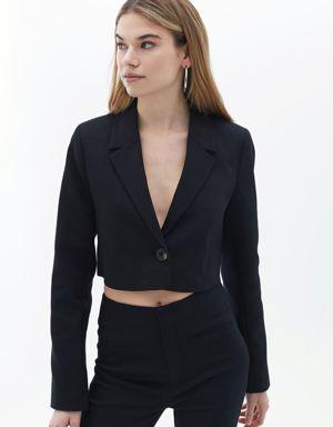 Siyah Düğmeli ve Crop Blazer Ceket