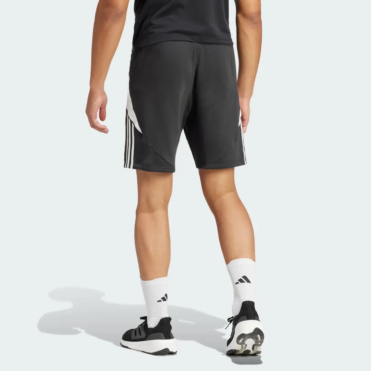 Adidas Pantalón corto Tiro 24. 2