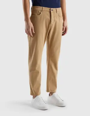 carrot fit trousers
