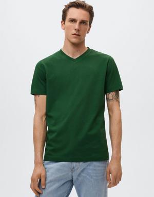 Basic V-neck t-shirt