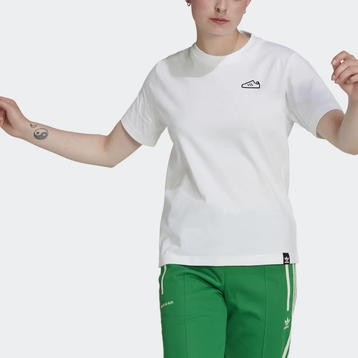 Adidas T-shirt Embroidery. 1