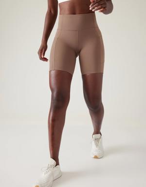 Athleta Ultimate Stash 7 Short beige