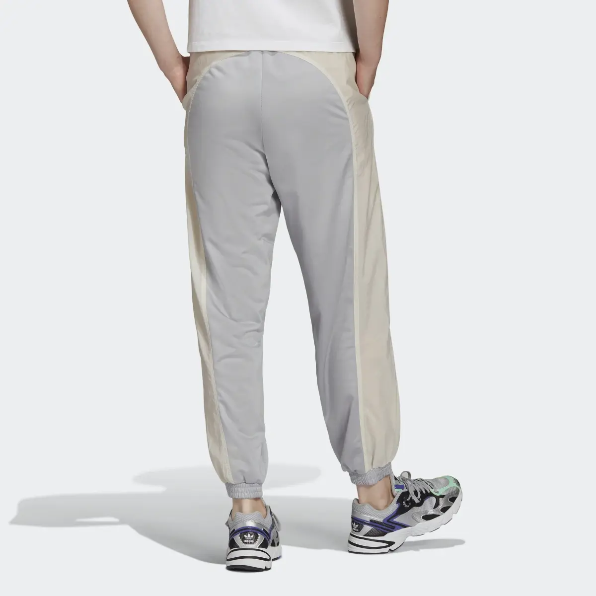 Adidas Track pants adicolor Split Trefoil. 3