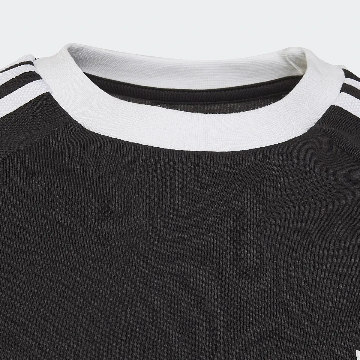 Adidas Adicolor 3-Stripes T-Shirt. 3