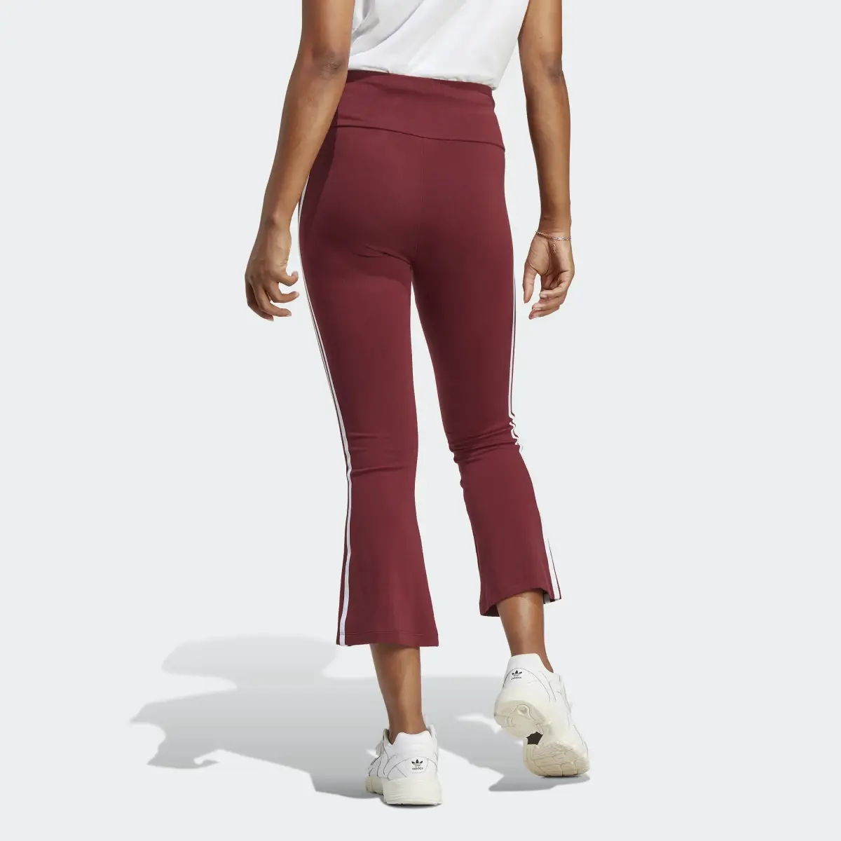 Adidas Adicolor Classics 3-Stripes 7/8 Flare Leggings. 2