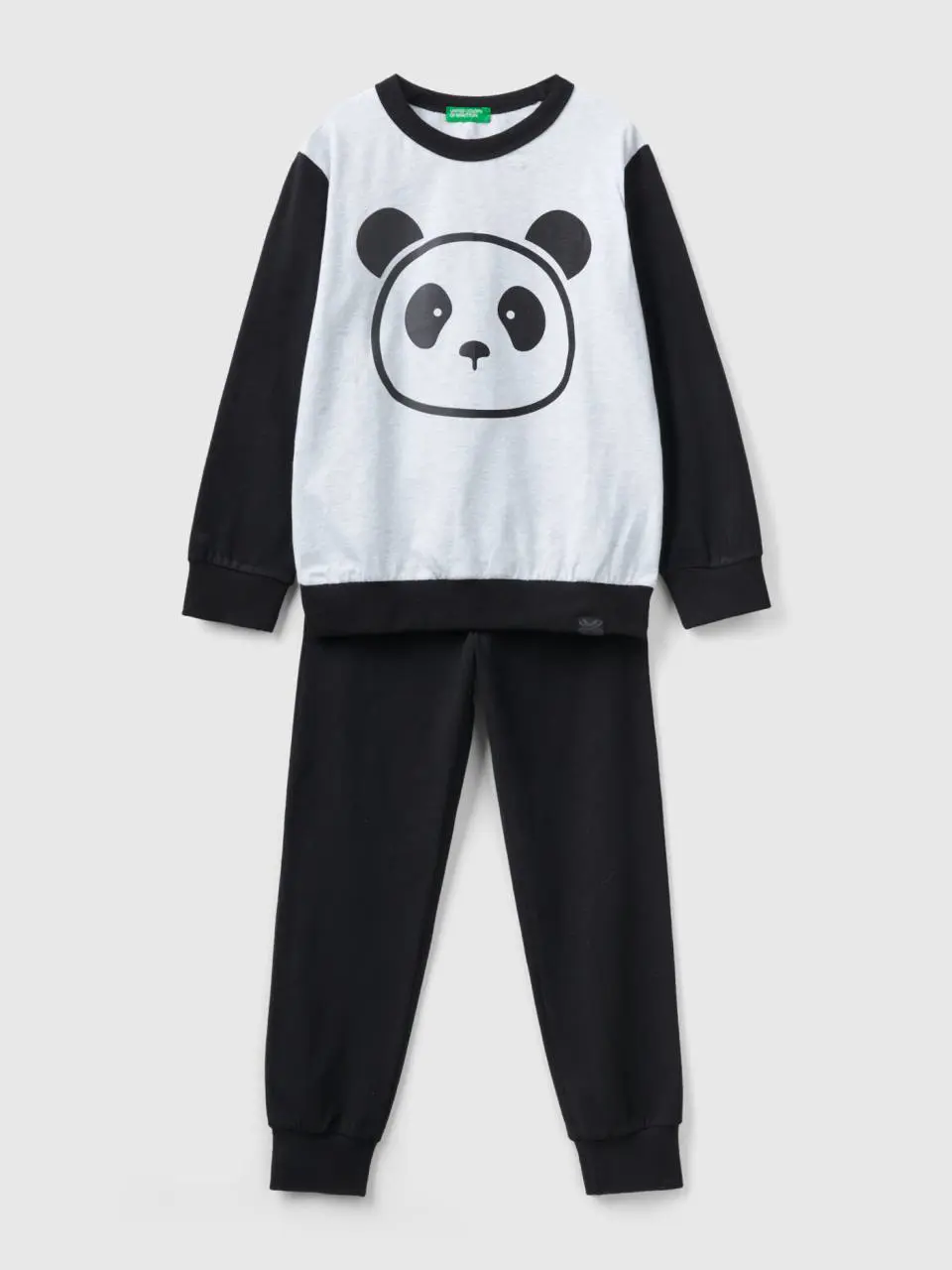 Benetton warm pyjamas with panda print. 1