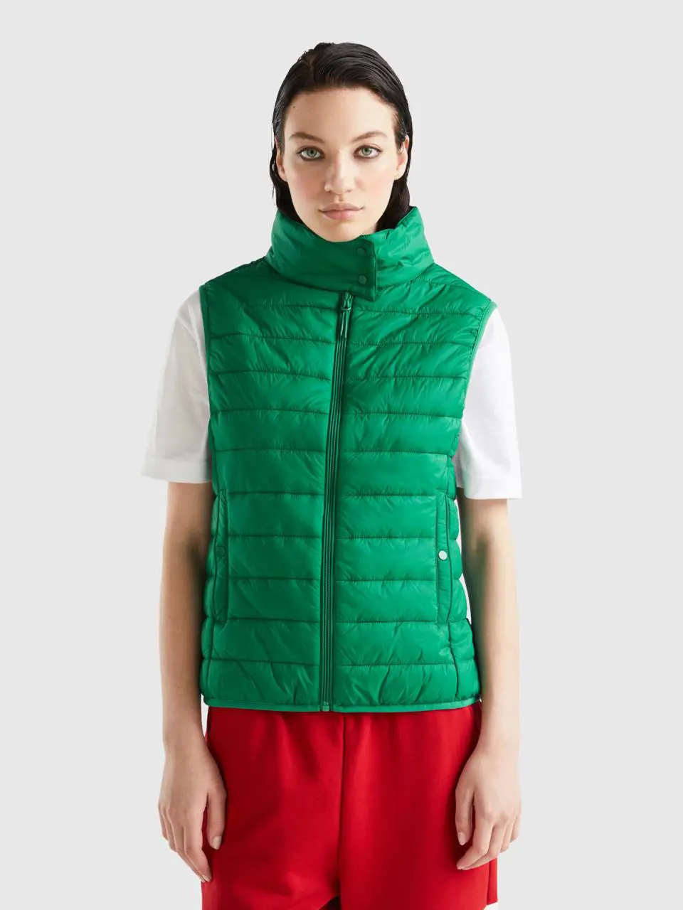 Benetton sleeveless puffer jacket with recycled wadding. 1