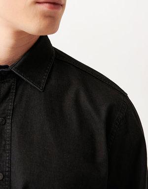 Siyah Gömlek