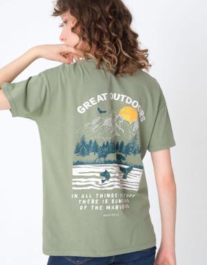 Arkası Great Outdoors Yazılı T-Shirt