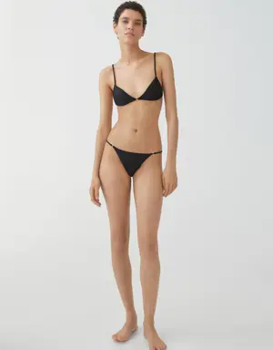 Braguita bikini detalle metálico