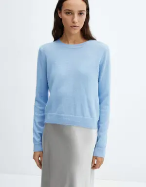 Round-neck knitted sweater 
