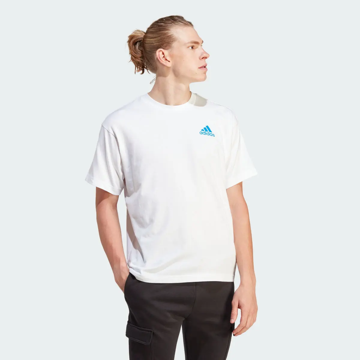 Adidas Koszulka Graphic (Gender Neutral). 3