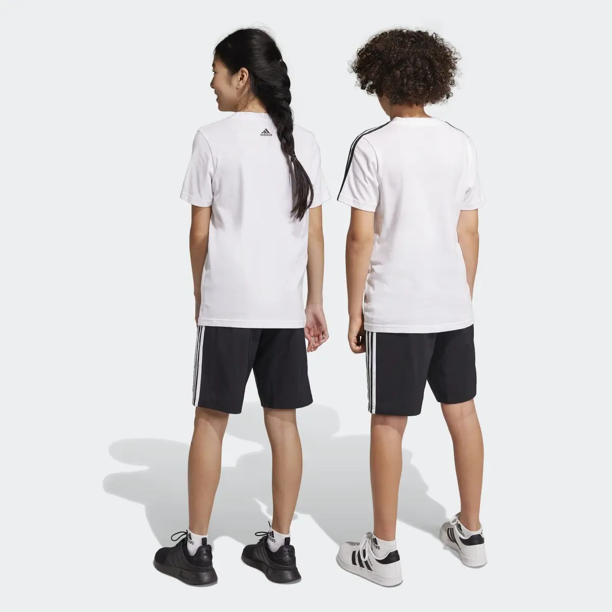 Adidas Essentials 3-Streifen Woven Shorts. 2