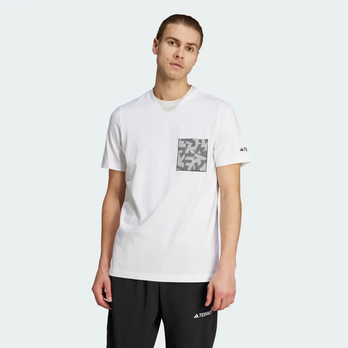 Adidas Playera Pocket Terrex Estampada. 2