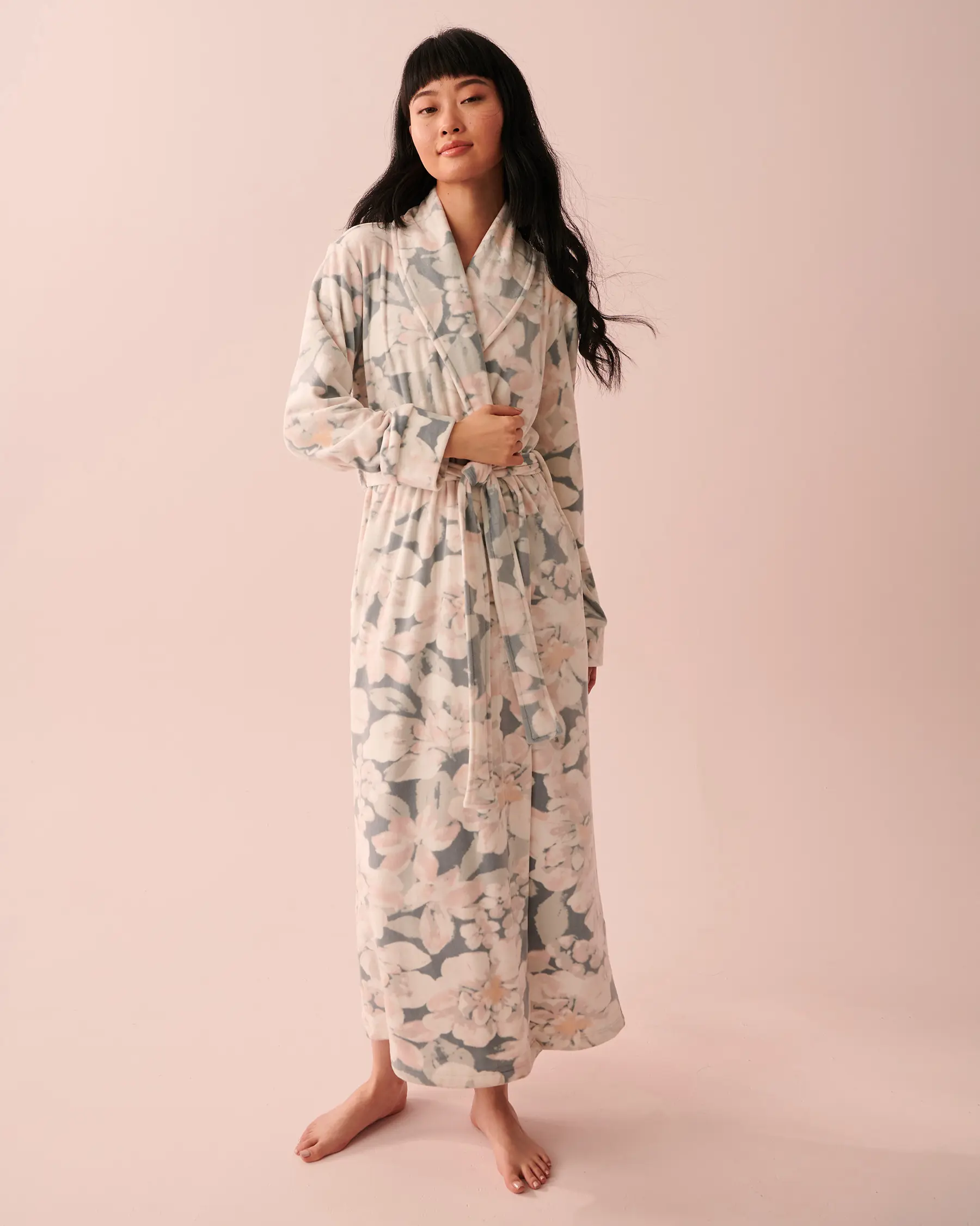 La Vie en Rose Velvety Softness Long Robe. 1