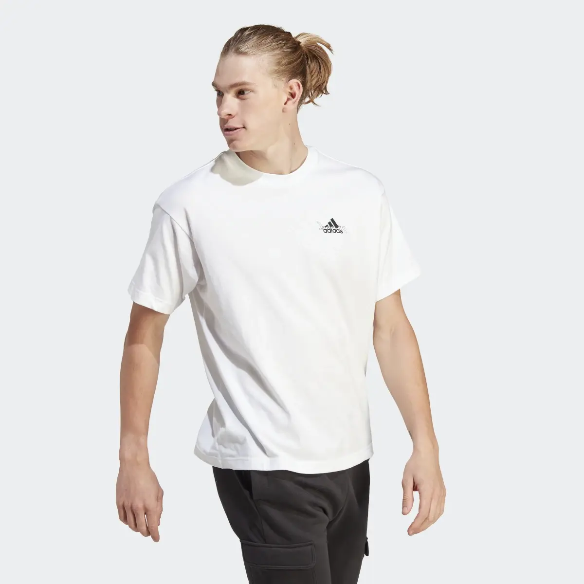 Adidas T-shirt Graphic (Neutral). 3