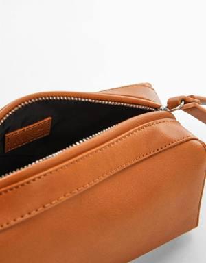 Leather-effect toiletry bag