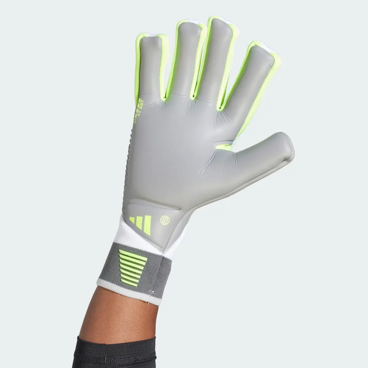 Adidas Predator Pro Fingersave Gloves. 2