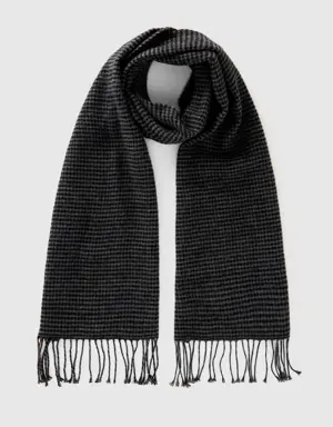 houndstooth scarf in recycled cotton blend