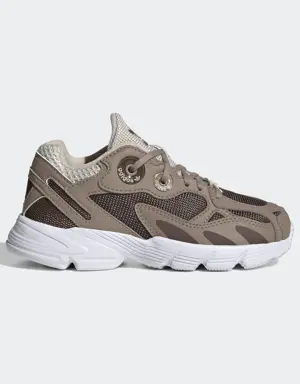Adidas Astir Shoes. 2 Adidas Astir Shoes. 2