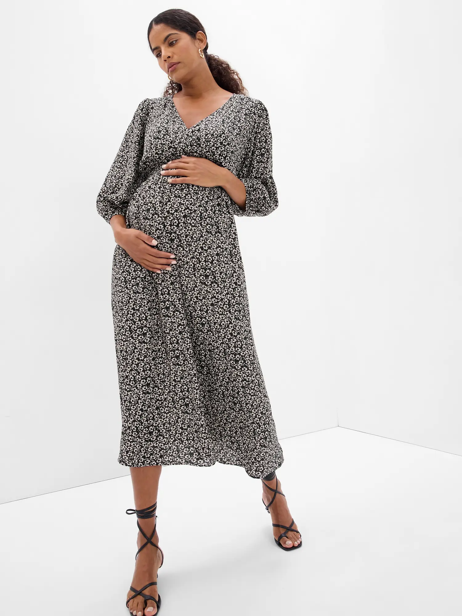 Gap Maternity Puff Sleeve Smocked Midi Dress black. 1