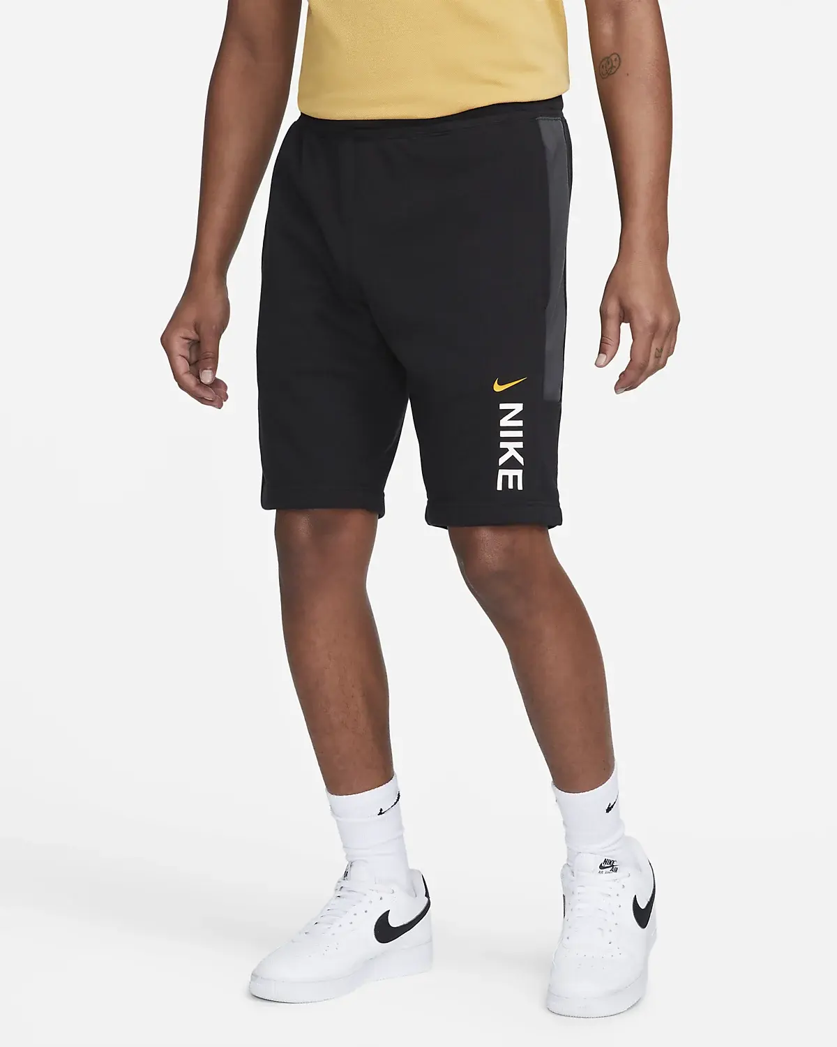 Nike Sportswear Hybrid. 1