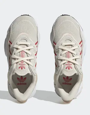 Adidas OZWEEGO Shoes. 3 Adidas OZWEEGO Shoes. 3