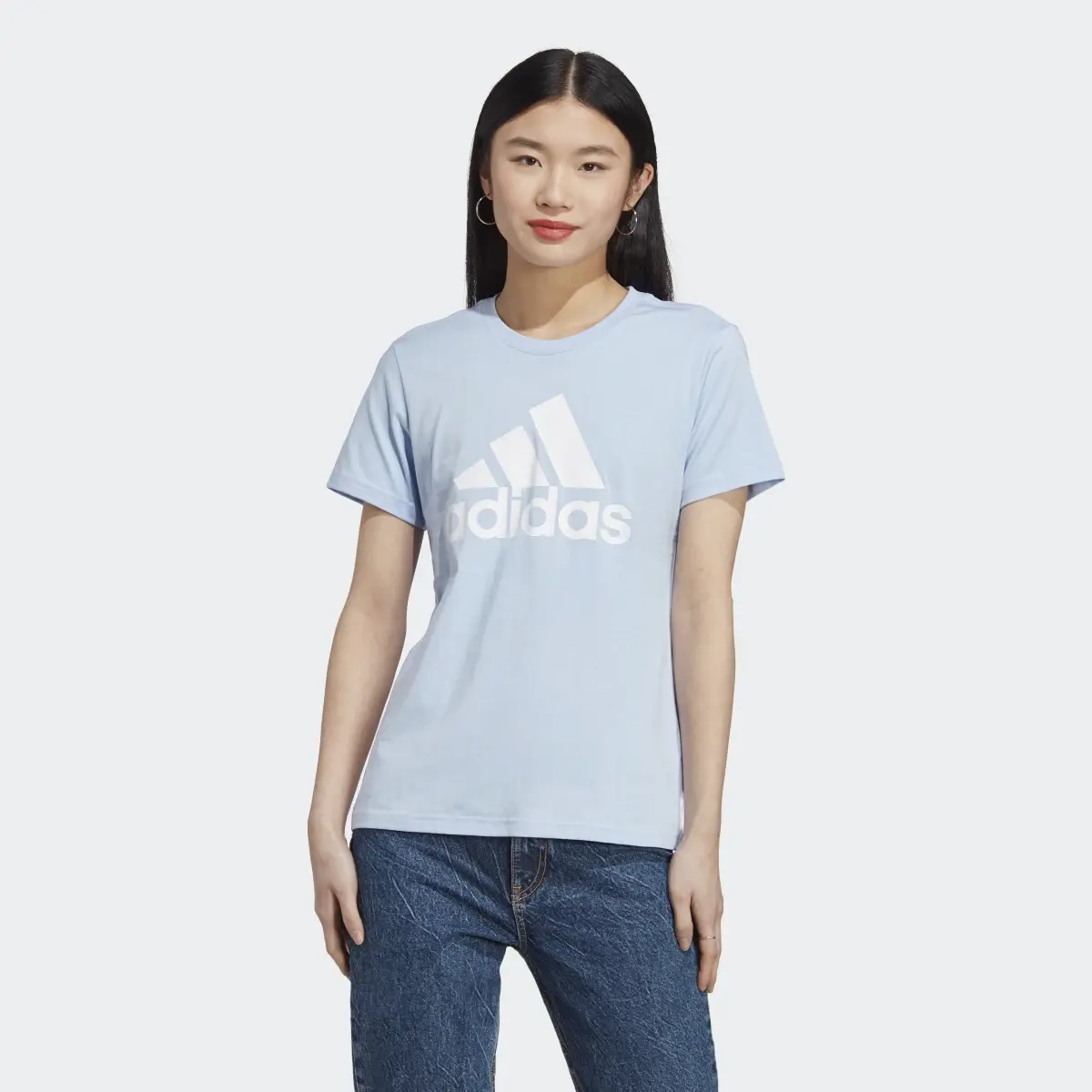 Adidas LOUNGEWEAR Essentials Logo Tişört. 2