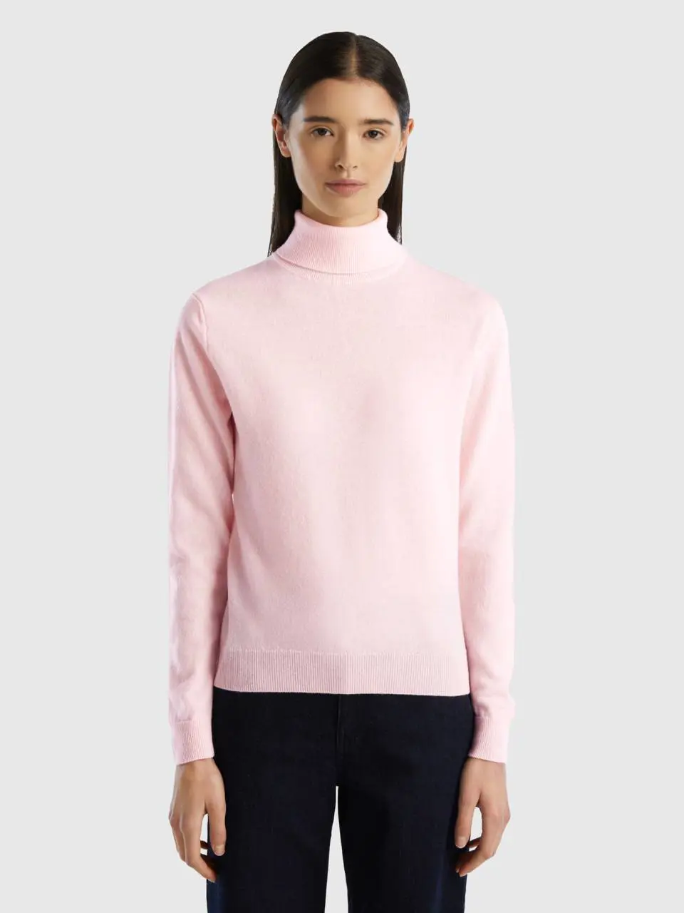 Benetton light pink turtleneck in pure merino wool. 1