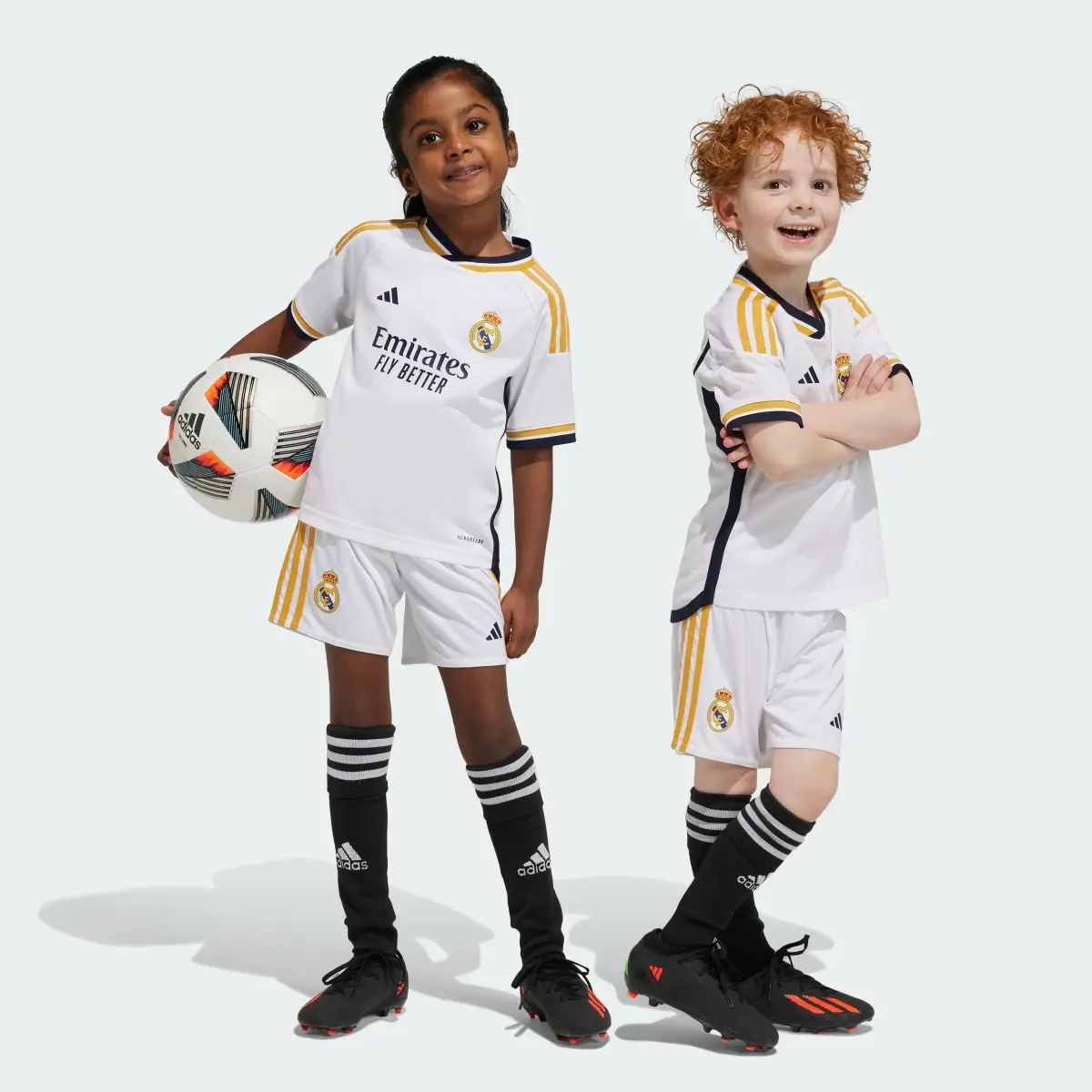 Adidas Miniconjunto Uniforme Local Real Madrid 23/24. 1 Adidas Miniconjunto Uniforme Local Real Madrid 23/24. 1