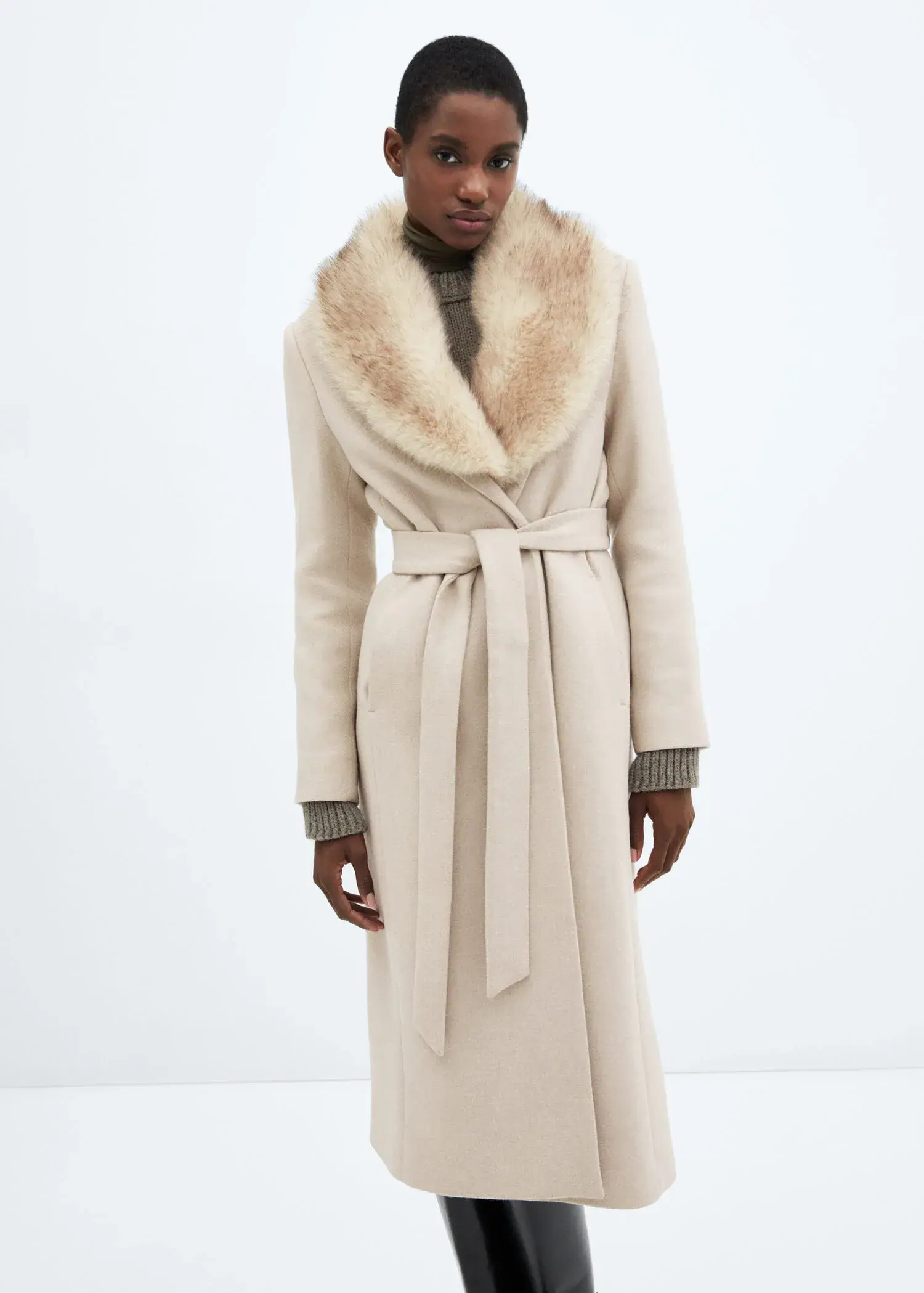 Mango Detachable wool coat with fur-effect collar. 1