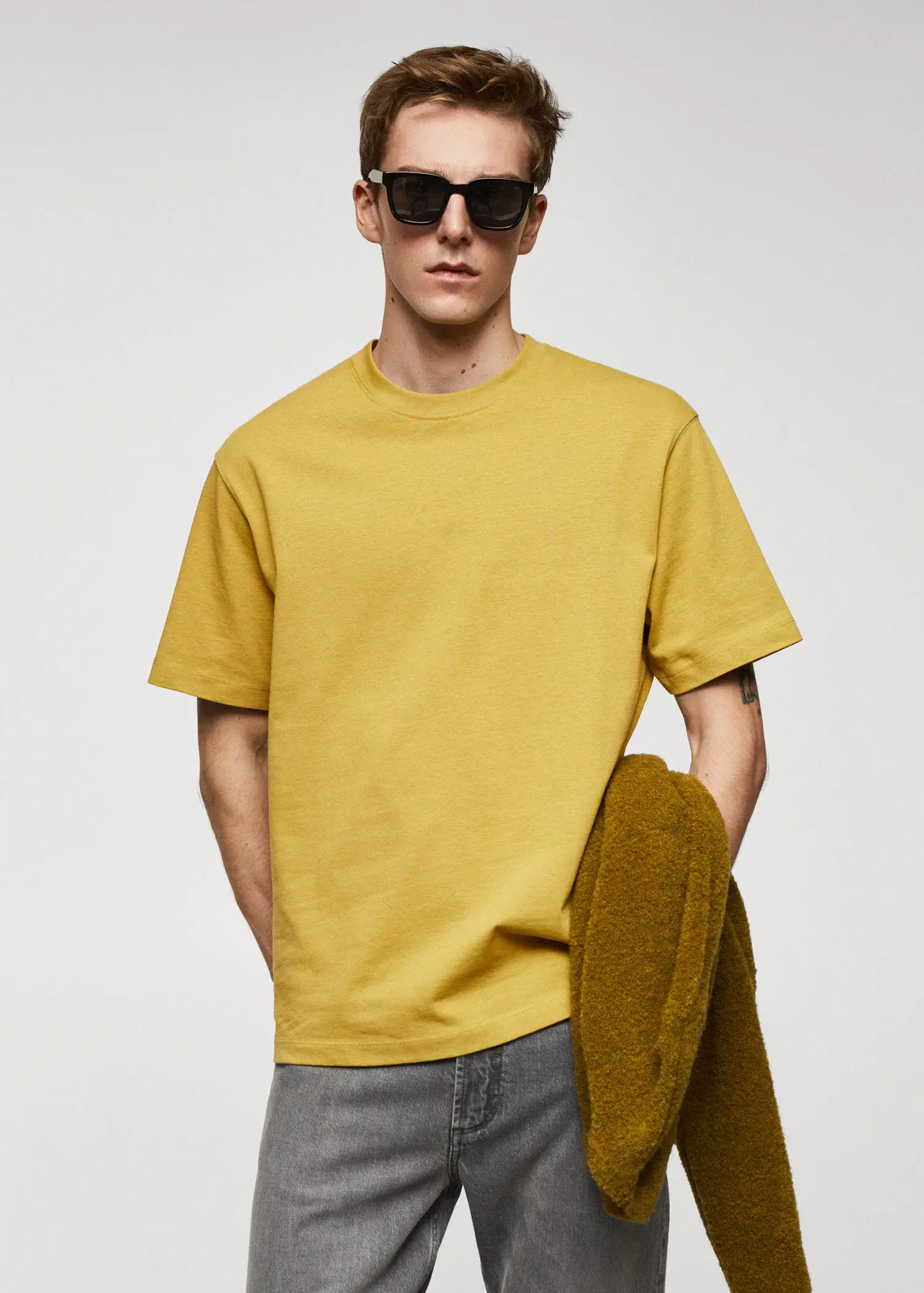 Mango Basic 100% cotton relaxed-fit t-shirt. 1