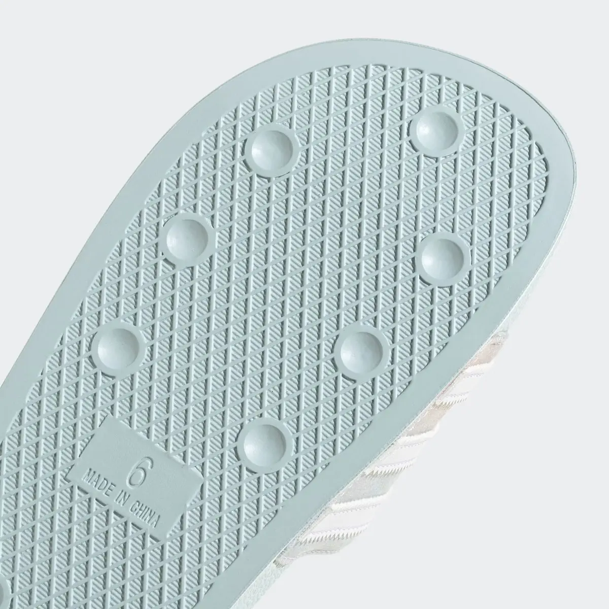 Adidas Claquette Adilette. 3