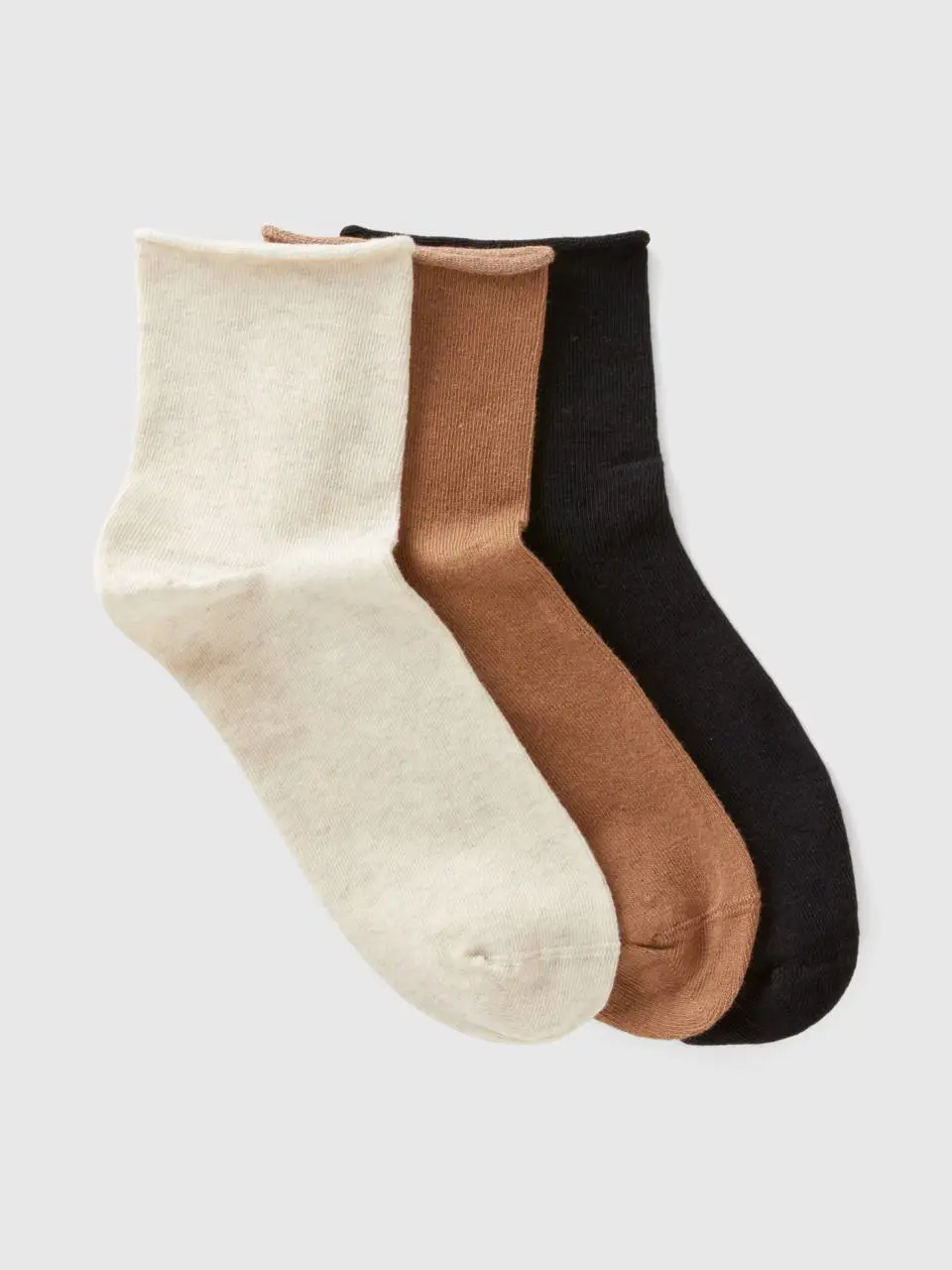 Benetton three pairs of short socks. 1