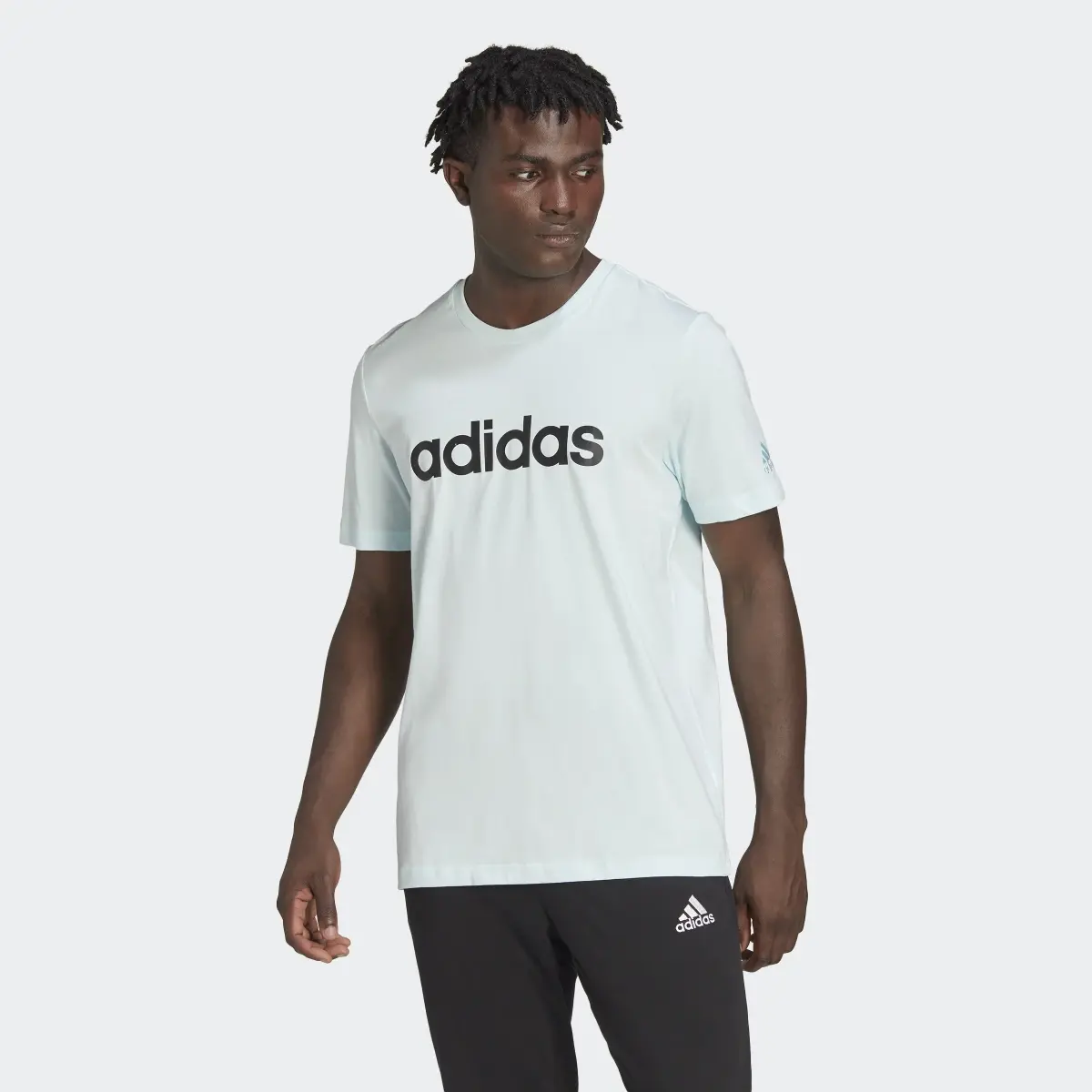 Adidas Essentials Embroidered Linear Logo Tişört. 2