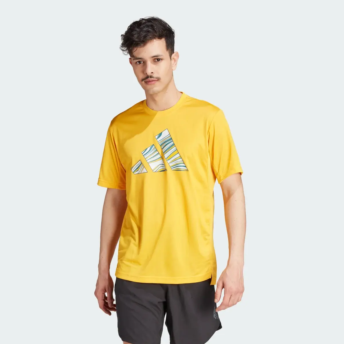 Adidas Playera Graphic HIIT Slogan Training. 2