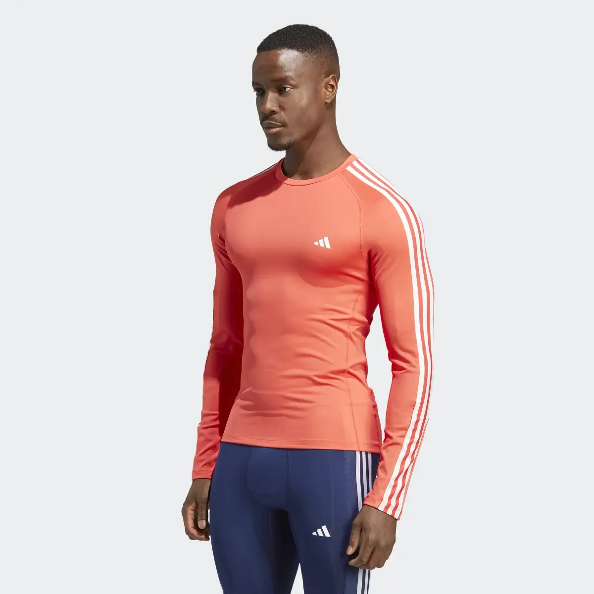 Adidas T-shirt à manches longues Techfit 3-Stripes Training. 2