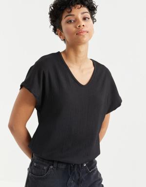 Siyah V Yaka Düşük Omuz Beli Bağcıklı Bürümcük Kumaş Kadın T-Shirt - 97224