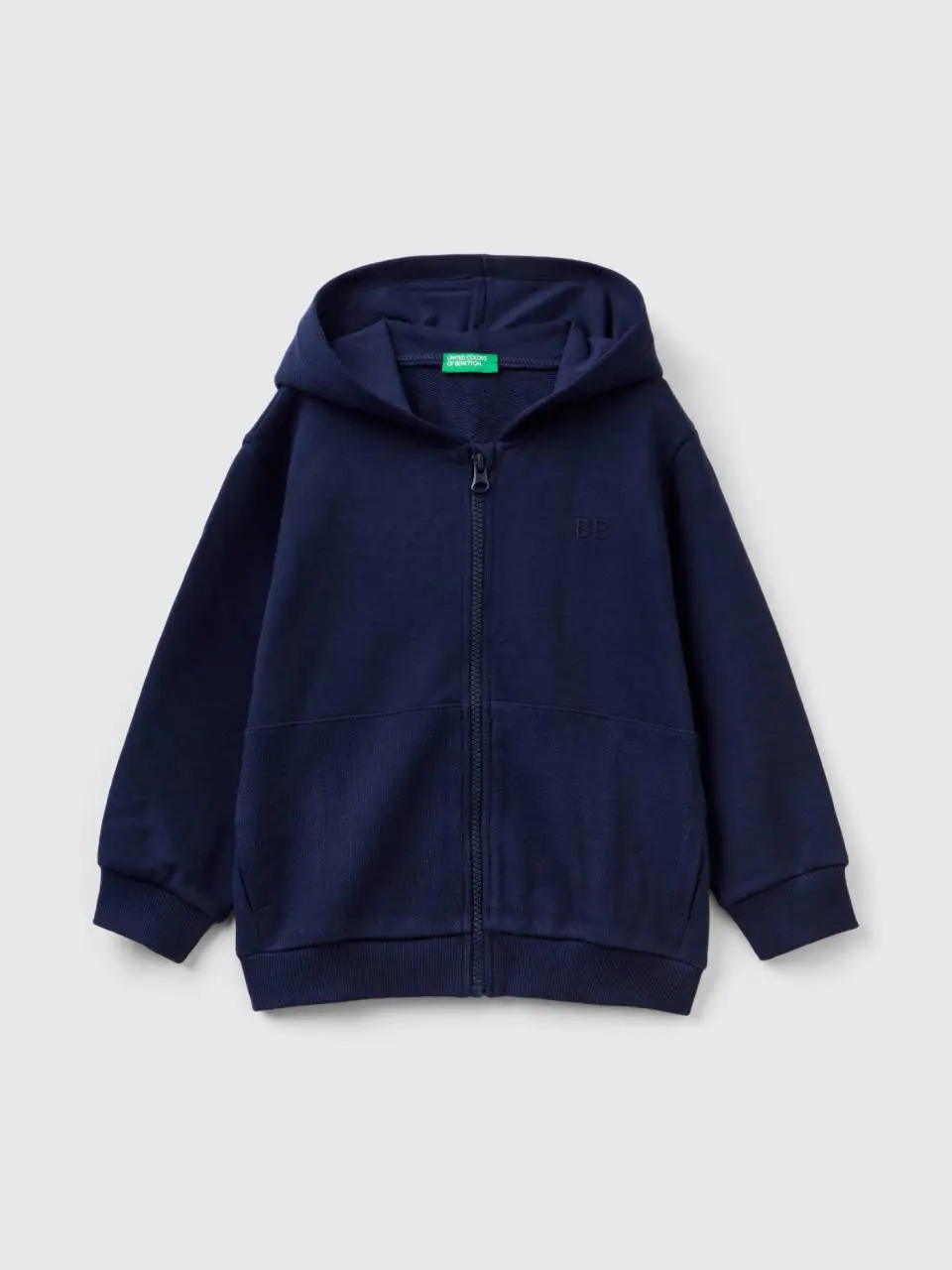 Benetton sweatshirt with zip and pockets. 1