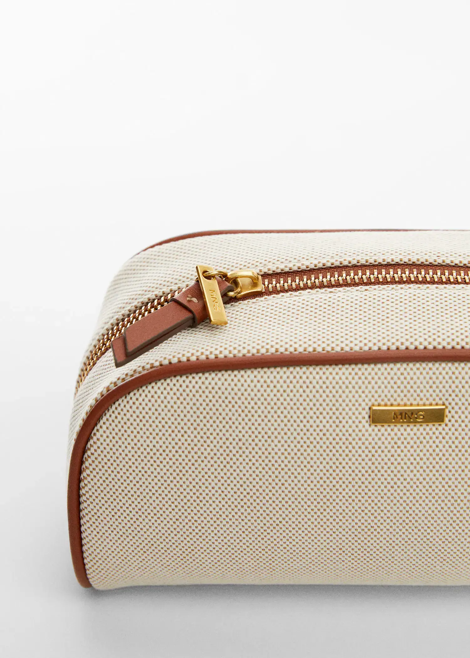 Mango Kontrast tasarımlı kozmetik çantası. 3
