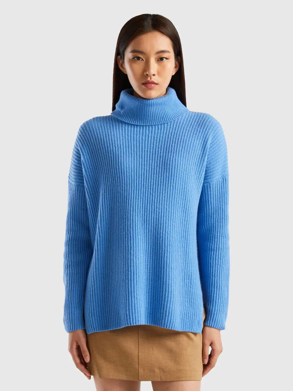 Benetton turtleneck with wide collar. 1
