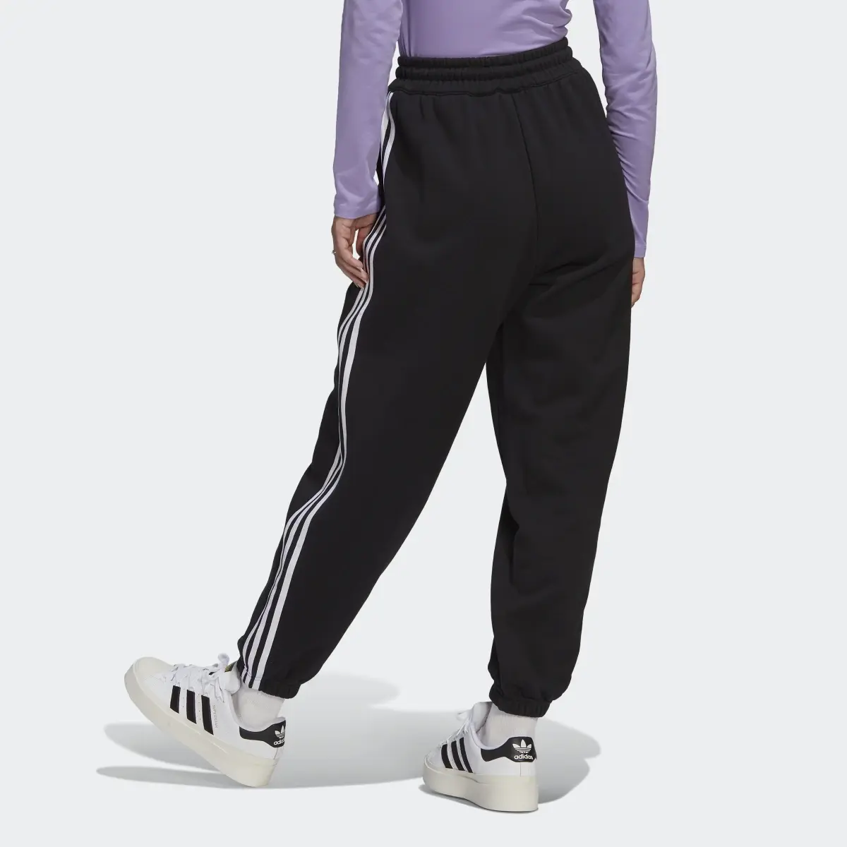 Adidas Pantalon de survêtement Adicolor Classics Relaxed. 2