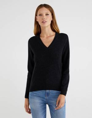 Charcoal gray V-neck sweater in pure Merino wool