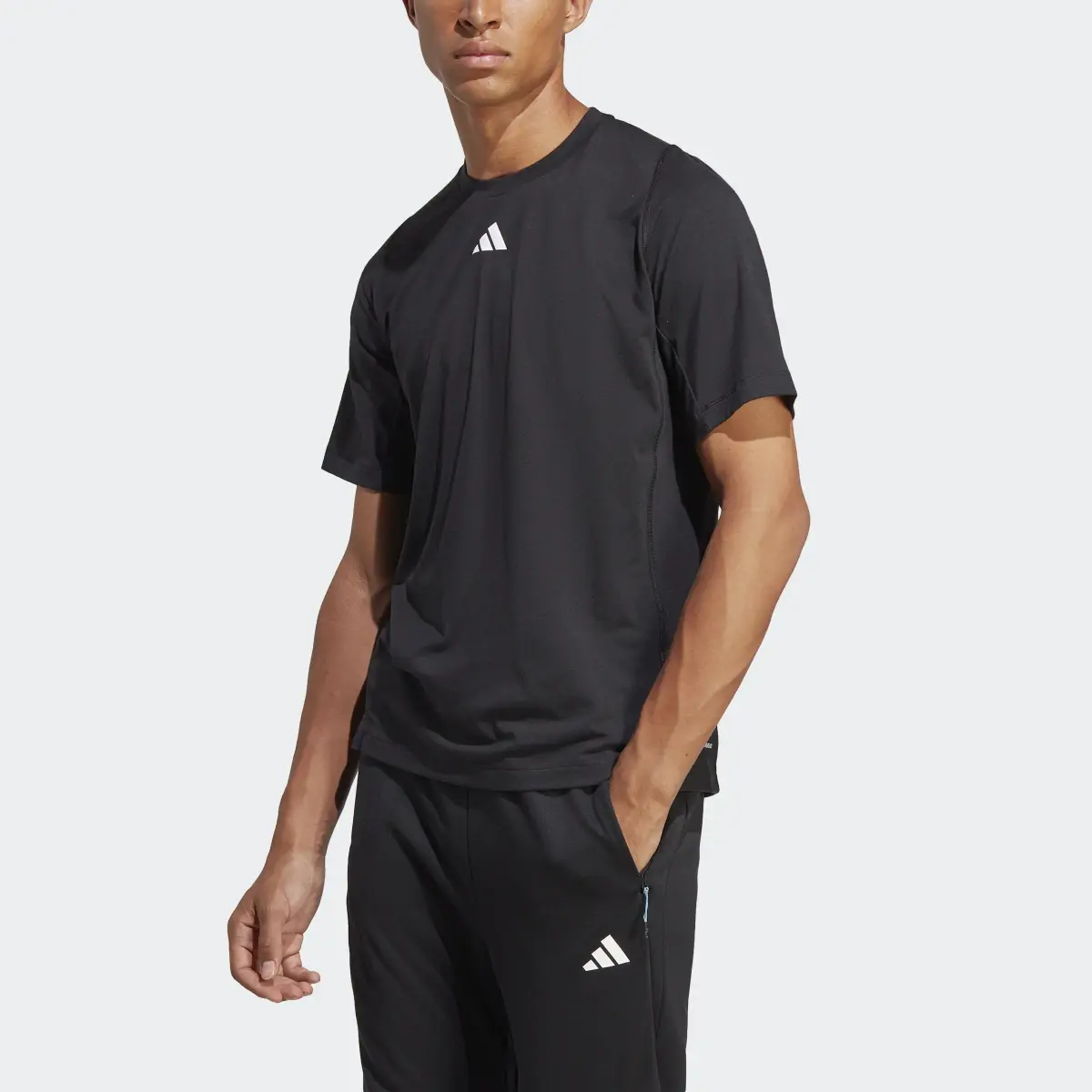 Adidas Camiseta Train Icons 3 Bar Logo Training. 1