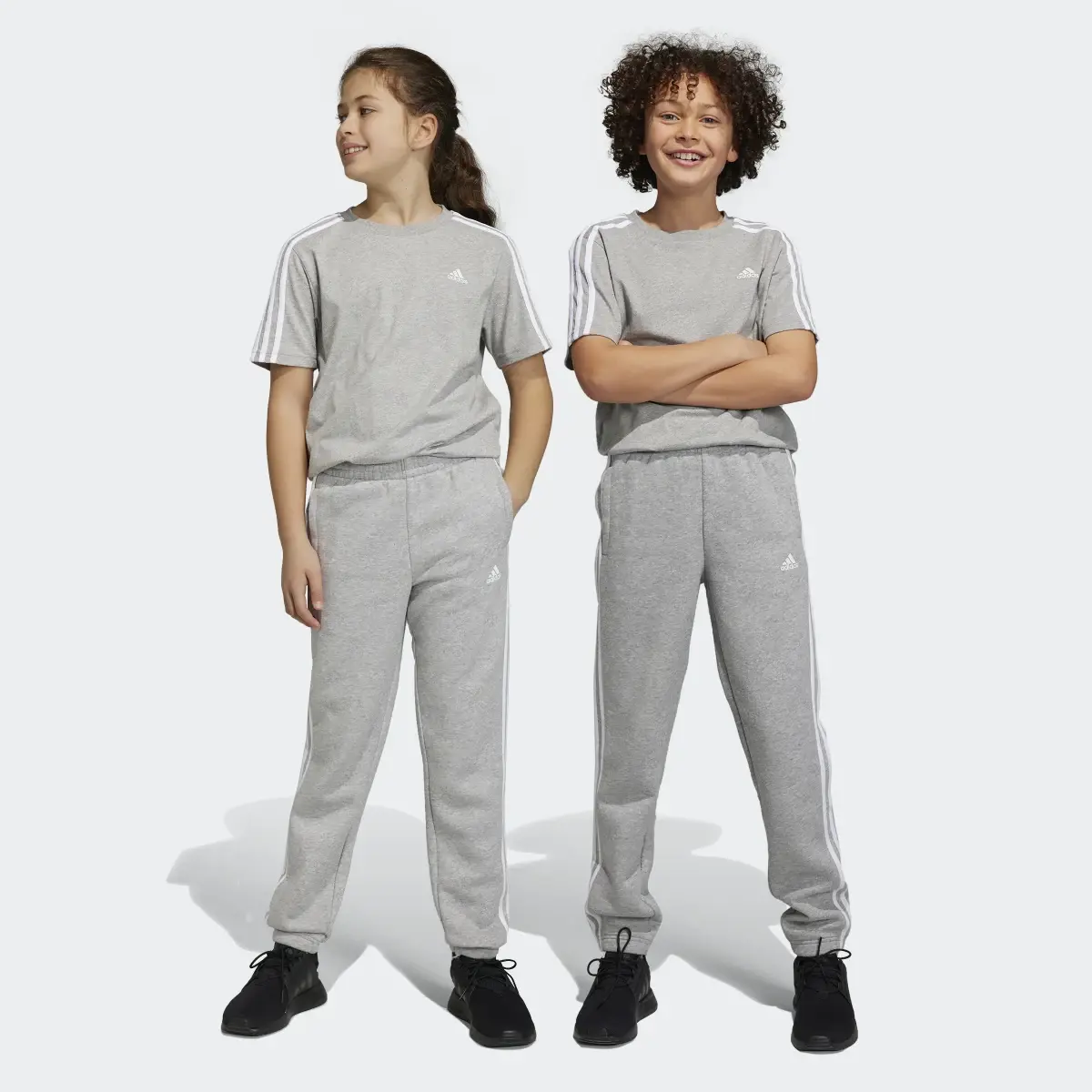 Adidas Pantalon en molleton Essentials 3-Stripes. 1
